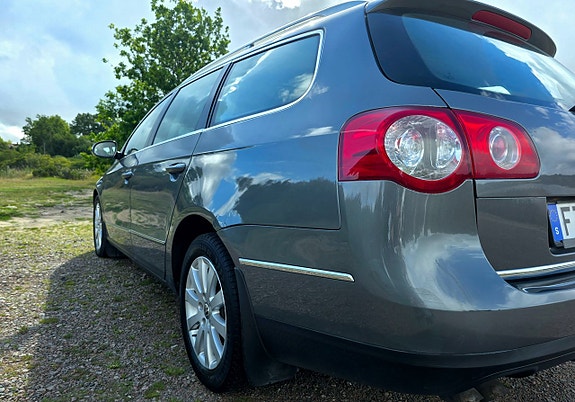 Volkswagen Passat 24 of 27