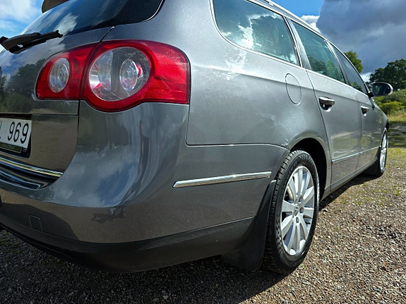 Volkswagen Passat 22 of 27