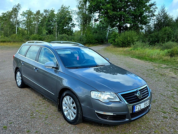 Volkswagen Passat 18 of 27