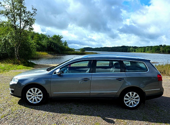 Volkswagen Passat 23 of 27