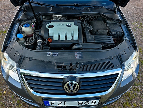 Volkswagen Passat 11 of 27