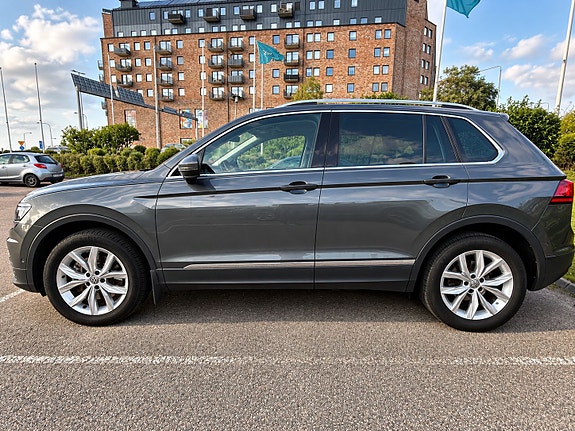 Volkswagen Tiguan 3 of 19