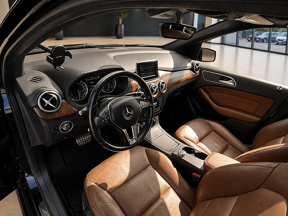 Mercedes-Benz B200 15 of 29