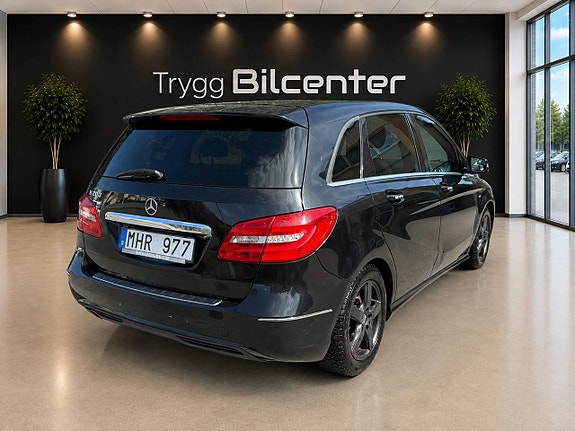 Mercedes-Benz B200 5 of 29