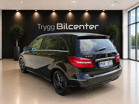 Mercedes-Benz B200 3 of 29