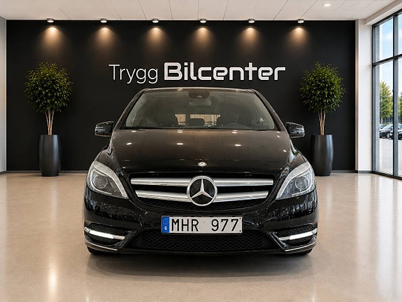 Mercedes-Benz B200 8 of 29