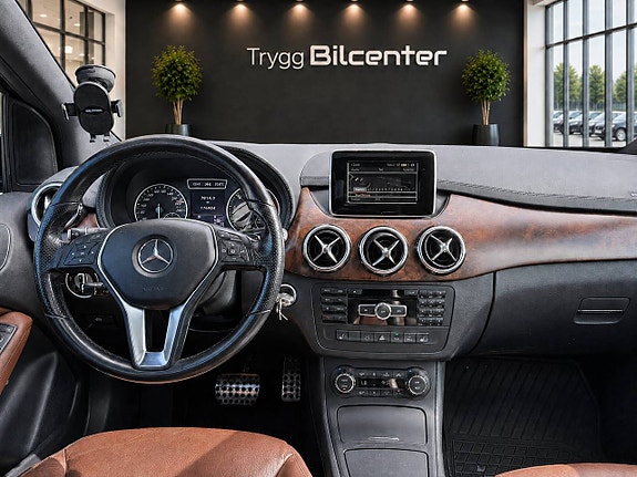 Mercedes-Benz B200 18 of 29