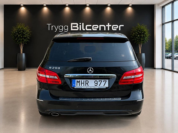 Mercedes-Benz B200 4 of 29