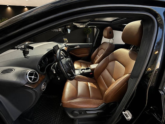Mercedes-Benz B200 14 of 29