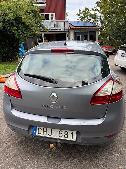 Renault Megane III 2 of 8