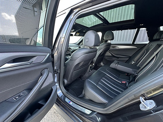 BMW 540i 8 of 9