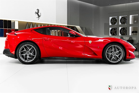 Ferrari 812 Superfast 2 of 10