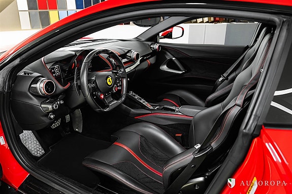 Ferrari 812 Superfast 6 of 10