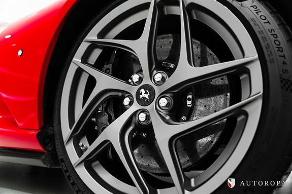 Ferrari 812 Superfast 10 of 10