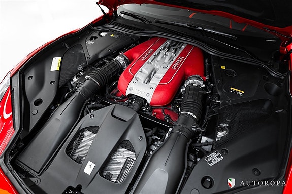 Ferrari 812 Superfast 9 of 10