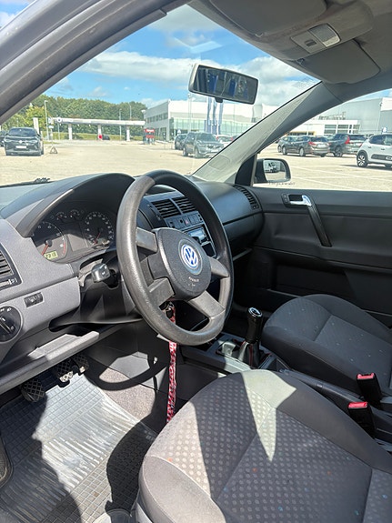 Volkswagen Polo 9 of 9