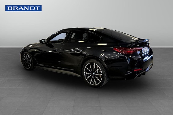 BMW i4 2 of 9