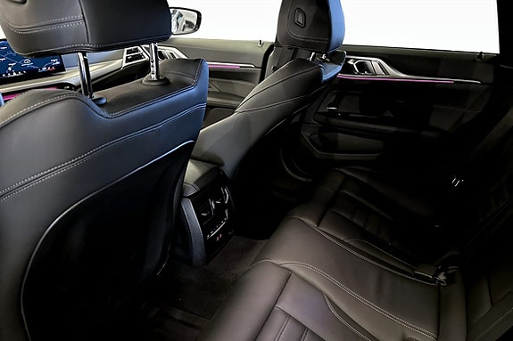 BMW i4 8 of 9