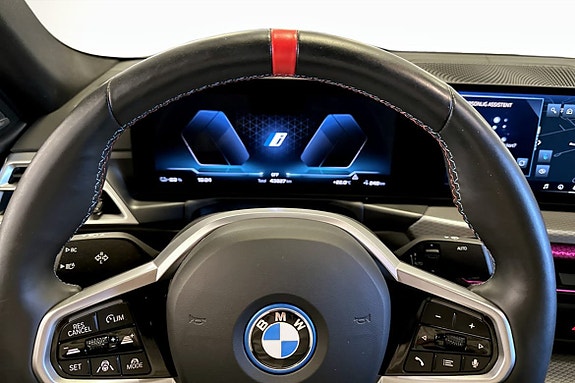 BMW i4 7 of 9