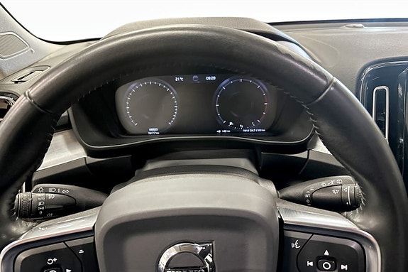 Volvo XC40 7 of 10