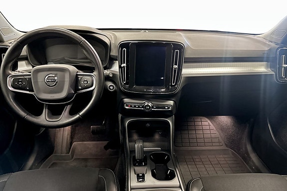 Volvo XC40 4 of 10