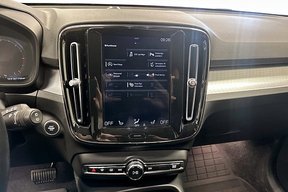 Volvo XC40 6 of 10