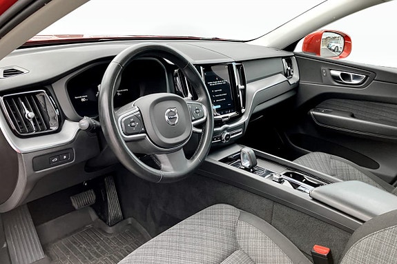 Volvo XC60 7 of 12