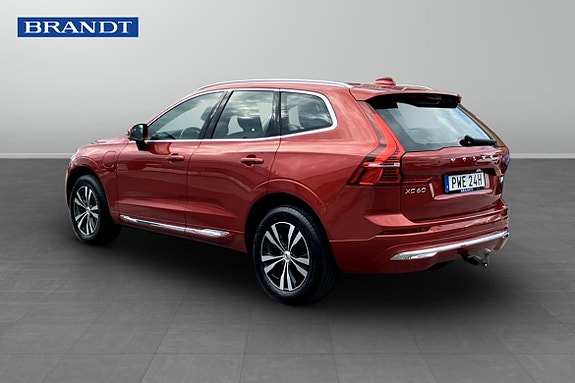 Volvo XC60 2 of 12