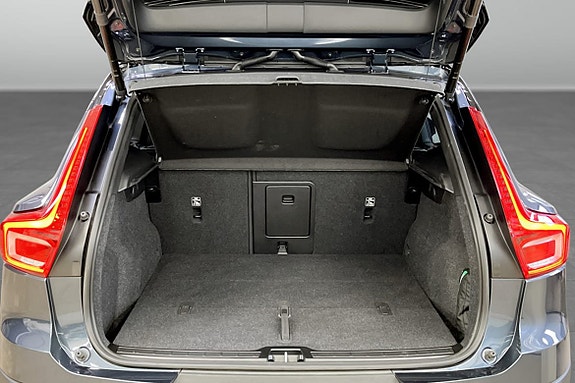 Volvo EX40 9 of 9