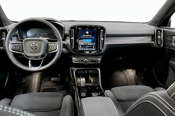 Volvo EX40 4 of 9