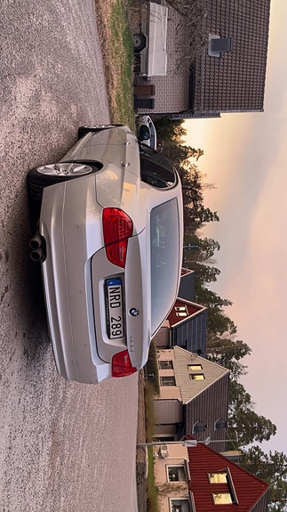 BMW 325i 4 of 6