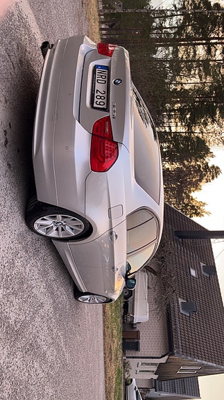 BMW 325i 3 of 6