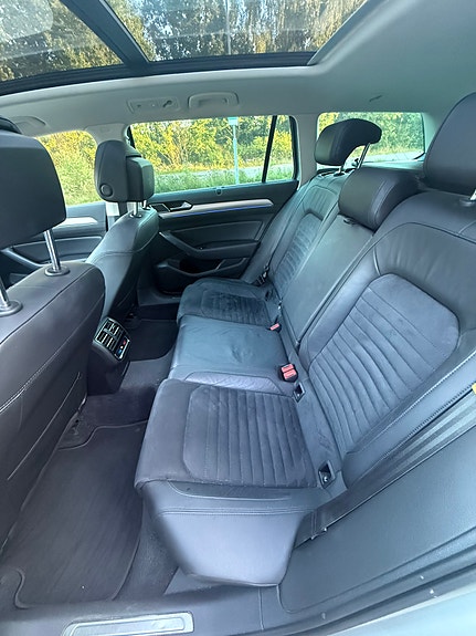 Volkswagen Passat 9 of 22