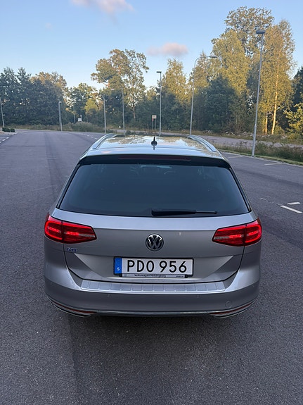 Volkswagen Passat 6 of 22