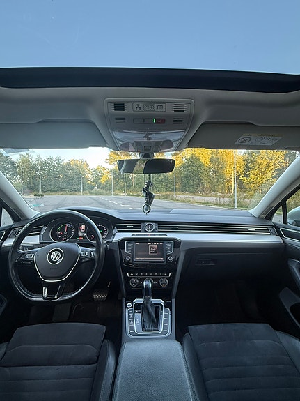 Volkswagen Passat 11 of 22