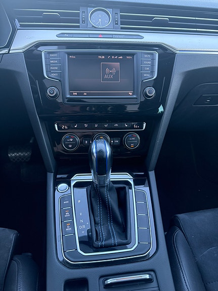 Volkswagen Passat 20 of 22