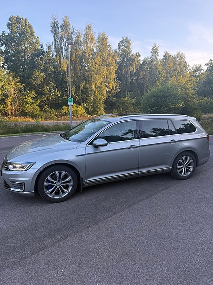 Volkswagen Passat 4 of 22