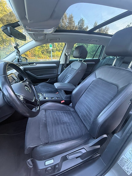 Volkswagen Passat 10 of 22