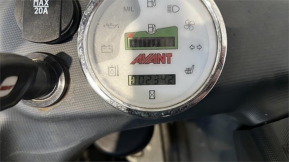 Avant 225 3 of 5