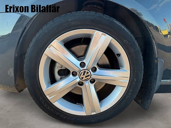 Volkswagen Passat 10 of 30