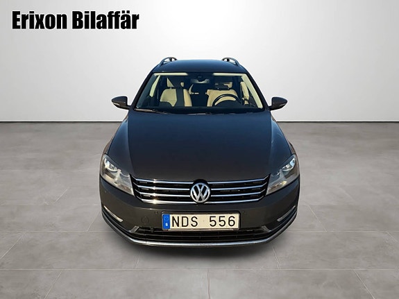 Volkswagen Passat 5 of 30