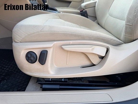 Volkswagen Passat 18 of 30