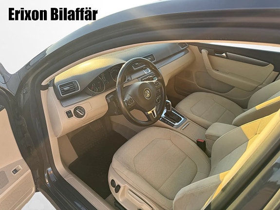 Volkswagen Passat 17 of 30