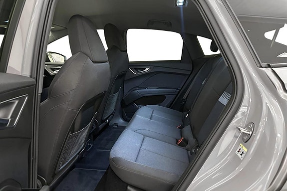 Audi Q4 e-tron 5 of 13