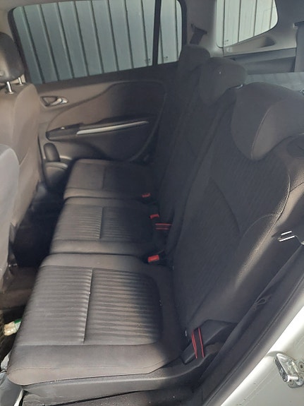 Opel Zafira Tourer 4 of 7