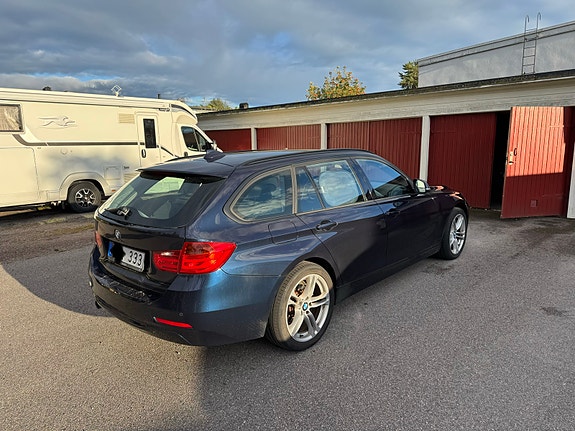 BMW 320d 4 of 6