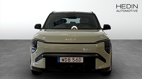 Kia EV3 2 of 12