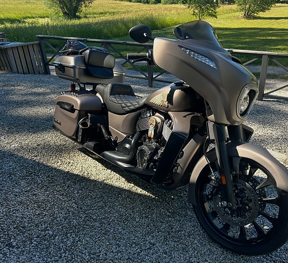 INDIAN Chieftain Dark Horse 3 of 9
