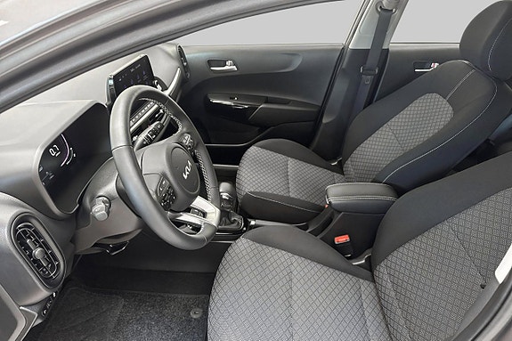 Kia Picanto 8 of 17