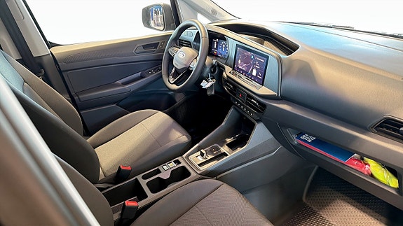 Ford Transit Connect 3 of 10